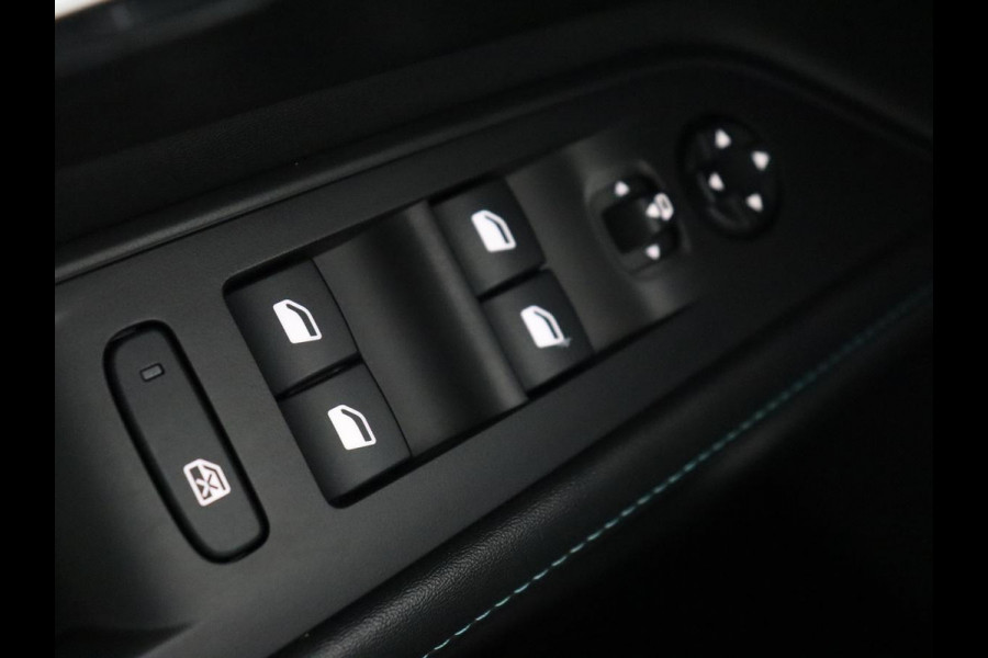 Peugeot 3008 1.6 HYbrid 225 Allure Pack | Carplay | Navigatie | Camera | Cruise Control | LED Koplampen | LMV 18 | Peugeot 3008 1.6 HYbrid 225 Allure Pack | Carplay | Navigatie | Camera | Cruise Control | LED Koplampen | LMV 18 |