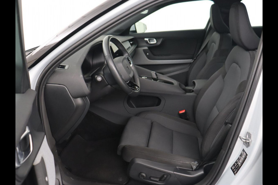 Polestar 2 Long Range Single Motor 78 kWh | Panoramadak | Harman/Kardon Audio | Carplay | Stoelverwarming | Camera | LED koplampen | LMV 19 |