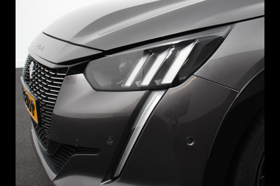 Peugeot 208 1.2 PureTech 100pk Automaat GT-Line | Navigatie | Apple Carplay/Android Auto | Airco | Parkeer sensoren | Cruise Control | Led | Lichtmetalen Velgen Peugeot 208 1.2 PureTech 100pk Automaat GT-Line | Navigatie | Apple Carplay/Android Auto | Airco | Parkeer sensoren | Cruise Control | Led | Lichtmetalen Velgen