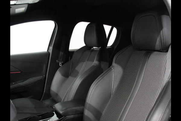 Peugeot 208 1.2 PureTech 100pk Automaat GT-Line | Navigatie | Apple Carplay/Android Auto | Airco | Parkeer sensoren | Cruise Control | Led | Lichtmetalen Velgen Peugeot 208 1.2 PureTech 100pk Automaat GT-Line | Navigatie | Apple Carplay/Android Auto | Airco | Parkeer sensoren | Cruise Control | Led | Lichtmetalen Velgen