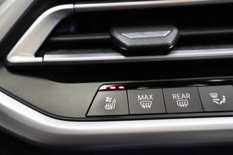 BMW X5 xDrive45e High Executive H&K Laser Pano 360 22'' HUD BMW X5 xDrive45e High Executive H&K Laser Pano 360 22'' HUD