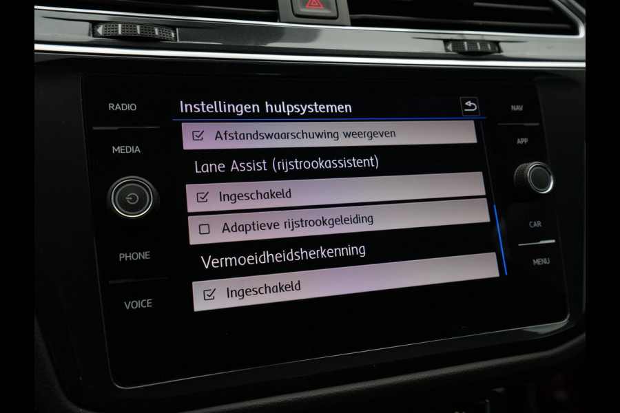 Volkswagen Tiguan 1.5 TSI ACT 150pk DSG Highline Navigatie Acc Pdc Led El. klep 26 Volkswagen Tiguan 1.5 TSI ACT 150pk DSG Highline Navigatie Acc Pdc Led El. klep 26