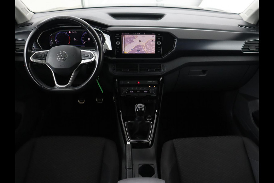 Volkswagen T-Cross 1.0 TSI R-Line | Camera | Carplay | Stoelverwarming | Cruise Control Adaptief | LED koplampen | LMV 18 | Volkswagen T-Cross 1.0 TSI R-Line | Camera | Carplay | Stoelverwarming | Cruise Control Adaptief | LED koplampen | LMV 18 |
