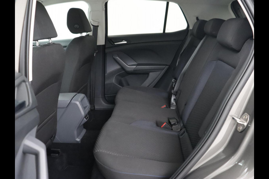 Volkswagen T-Cross 1.0 TSI R-Line | Camera | Carplay | Stoelverwarming | Cruise Control Adaptief | LED koplampen | LMV 18 | Volkswagen T-Cross 1.0 TSI R-Line | Camera | Carplay | Stoelverwarming | Cruise Control Adaptief | LED koplampen | LMV 18 |