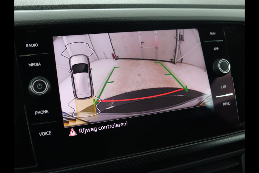 Volkswagen T-Cross 1.0 TSI R-Line | Camera | Carplay | Stoelverwarming | Cruise Control Adaptief | LED koplampen | LMV 18 | Volkswagen T-Cross 1.0 TSI R-Line | Camera | Carplay | Stoelverwarming | Cruise Control Adaptief | LED koplampen | LMV 18 |