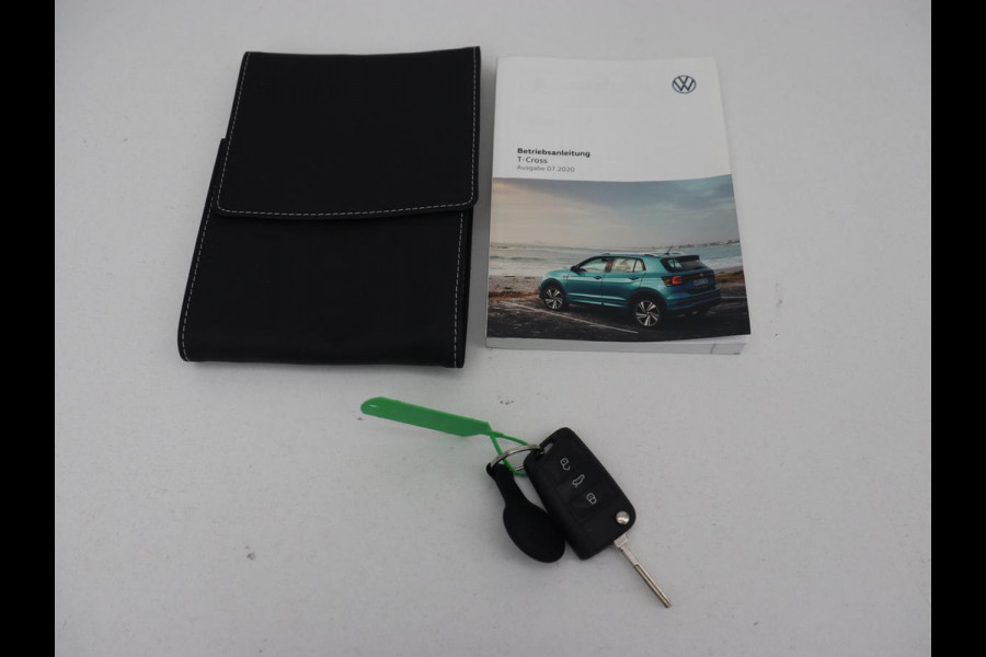 Volkswagen T-Cross 1.0 TSI R-Line | Camera | Carplay | Stoelverwarming | Cruise Control Adaptief | LED koplampen | LMV 18 | Volkswagen T-Cross 1.0 TSI R-Line | Camera | Carplay | Stoelverwarming | Cruise Control Adaptief | LED koplampen | LMV 18 |