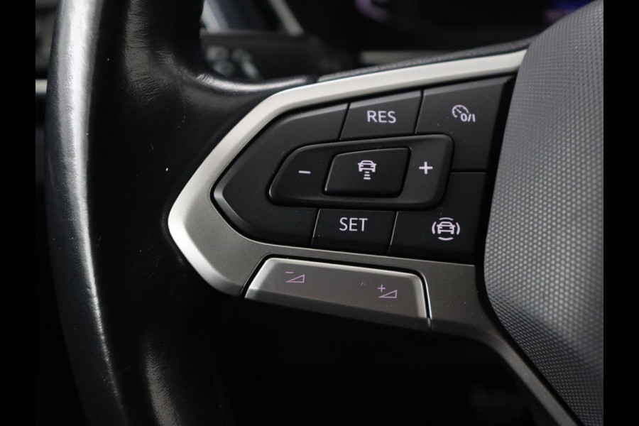 Volkswagen T-Cross 1.0 TSI R-Line | Camera | Carplay | Stoelverwarming | Cruise Control Adaptief | LED koplampen | LMV 18 | Volkswagen T-Cross 1.0 TSI R-Line | Camera | Carplay | Stoelverwarming | Cruise Control Adaptief | LED koplampen | LMV 18 |
