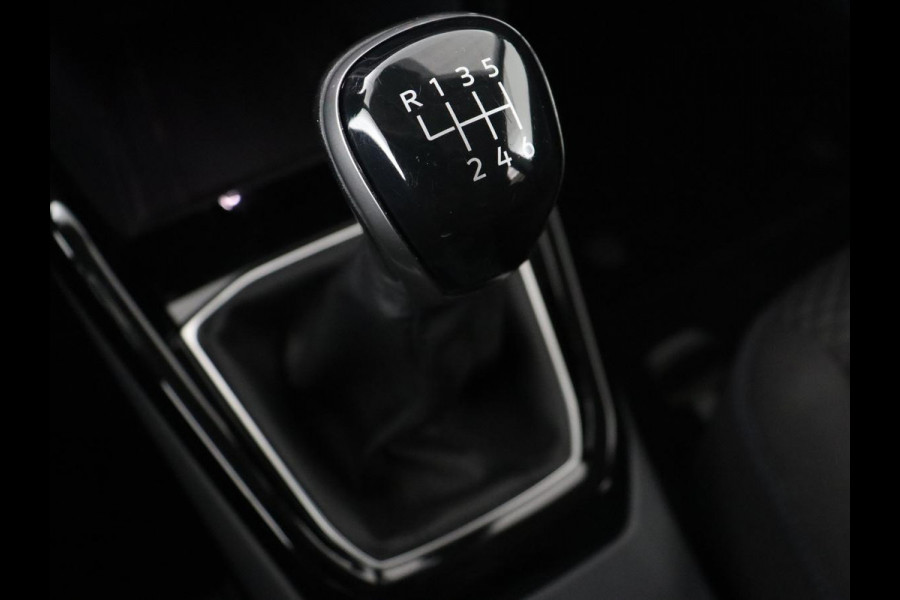 Volkswagen T-Cross 1.0 TSI R-Line | Camera | Carplay | Stoelverwarming | Cruise Control Adaptief | LED koplampen | LMV 18 | Volkswagen T-Cross 1.0 TSI R-Line | Camera | Carplay | Stoelverwarming | Cruise Control Adaptief | LED koplampen | LMV 18 |