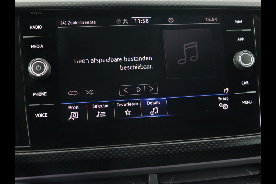 Volkswagen T-Cross 1.0 TSI R-Line | Camera | Carplay | Stoelverwarming | Cruise Control Adaptief | LED koplampen | LMV 18 | Volkswagen T-Cross 1.0 TSI R-Line | Camera | Carplay | Stoelverwarming | Cruise Control Adaptief | LED koplampen | LMV 18 |