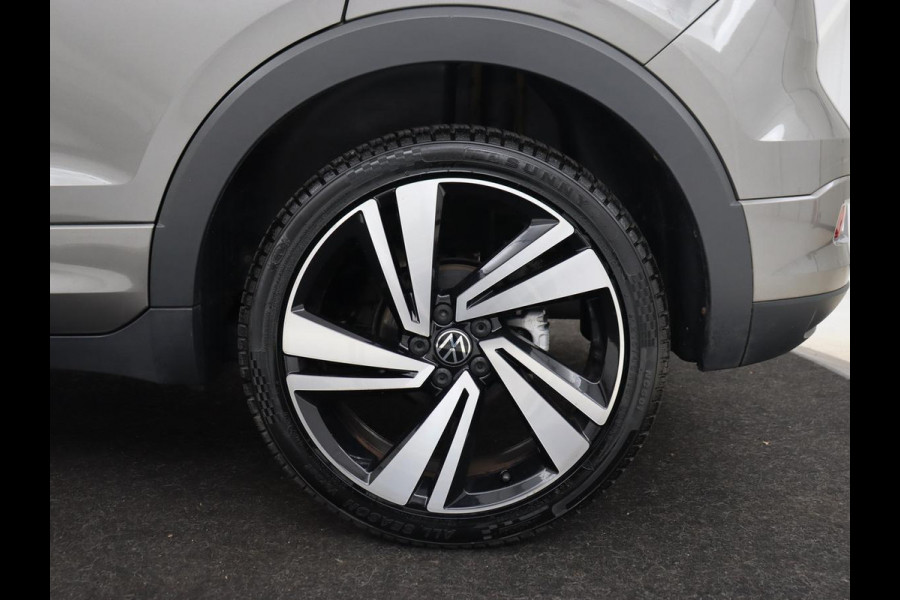 Volkswagen T-Cross 1.0 TSI R-Line | Camera | Carplay | Stoelverwarming | Cruise Control Adaptief | LED koplampen | LMV 18 | Volkswagen T-Cross 1.0 TSI R-Line | Camera | Carplay | Stoelverwarming | Cruise Control Adaptief | LED koplampen | LMV 18 |