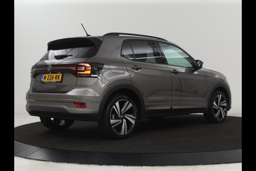 Volkswagen T-Cross 1.0 TSI R-Line | Camera | Carplay | Stoelverwarming | Cruise Control Adaptief | LED koplampen | LMV 18 | Volkswagen T-Cross 1.0 TSI R-Line | Camera | Carplay | Stoelverwarming | Cruise Control Adaptief | LED koplampen | LMV 18 |