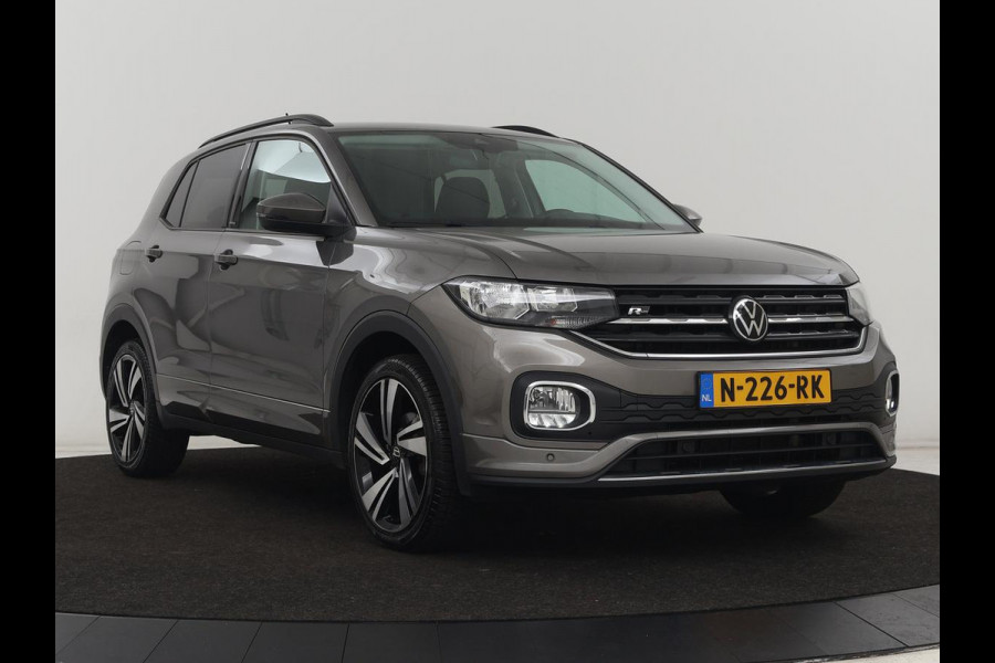 Volkswagen T-Cross 1.0 TSI R-Line | Camera | Carplay | Stoelverwarming | Cruise Control Adaptief | LED koplampen | LMV 18 | Volkswagen T-Cross 1.0 TSI R-Line | Camera | Carplay | Stoelverwarming | Cruise Control Adaptief | LED koplampen | LMV 18 |