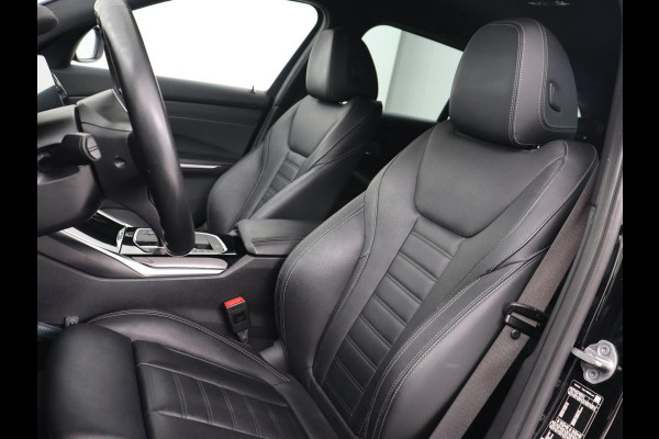 BMW 3 Serie Touring 330e Business Edition Plus | Leder Bekleding | Carplay | Cruise Control | Navigatie | Laser LED koplampen | Stoelverwarming | LMV 18 |