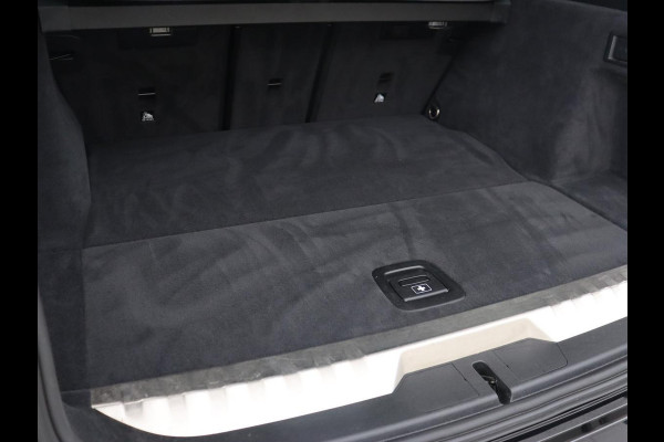 BMW 3 Serie Touring 330e Business Edition Plus | Leder Bekleding | Carplay | Cruise Control | Navigatie | Laser LED koplampen | Stoelverwarming | LMV 18 |