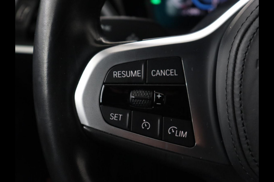 BMW 3 Serie Touring 330e Business Edition Plus | Leder Bekleding | Carplay | Cruise Control | Navigatie | Laser LED koplampen | Stoelverwarming | LMV 18 |