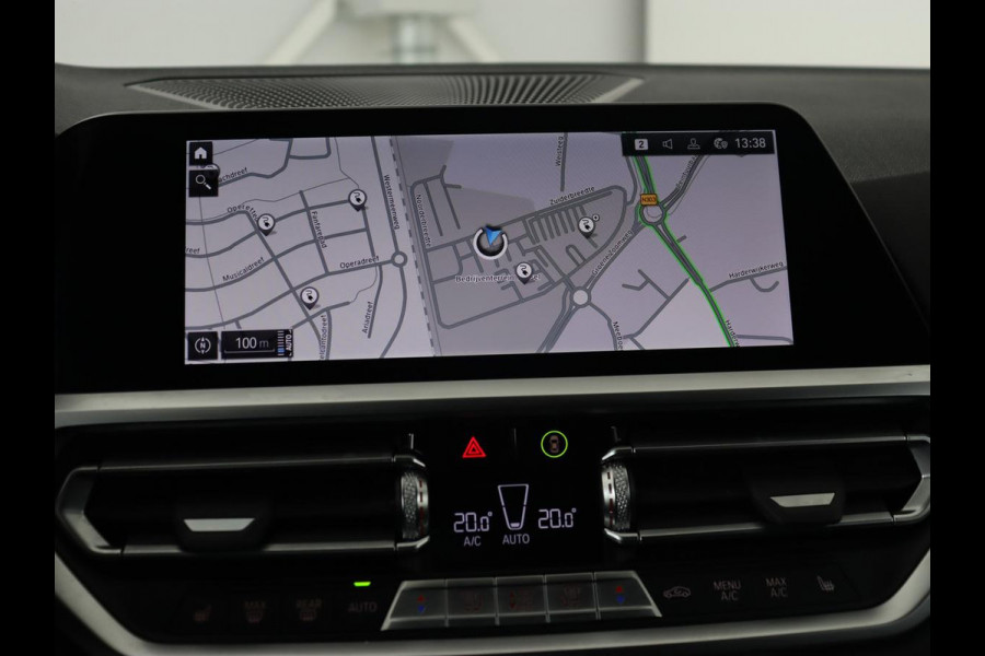 BMW 3 Serie Touring 330e Business Edition Plus | Leder Bekleding | Carplay | Cruise Control | Navigatie | Laser LED koplampen | Stoelverwarming | LMV 18 |