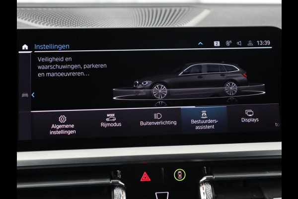 BMW 3 Serie Touring 330e Business Edition Plus | Leder Bekleding | Carplay | Cruise Control | Navigatie | Laser LED koplampen | Stoelverwarming | LMV 18 |