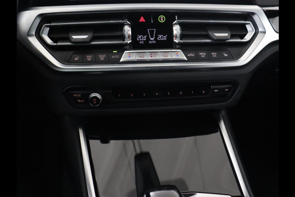BMW 3 Serie Touring 330e Business Edition Plus | Leder Bekleding | Carplay | Cruise Control | Navigatie | Laser LED koplampen | Stoelverwarming | LMV 18 |
