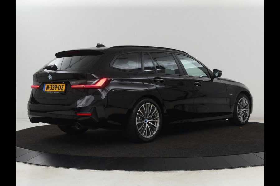 BMW 3 Serie Touring 330e Business Edition Plus | Leder Bekleding | Carplay | Cruise Control | Navigatie | Laser LED koplampen | Stoelverwarming | LMV 18 |