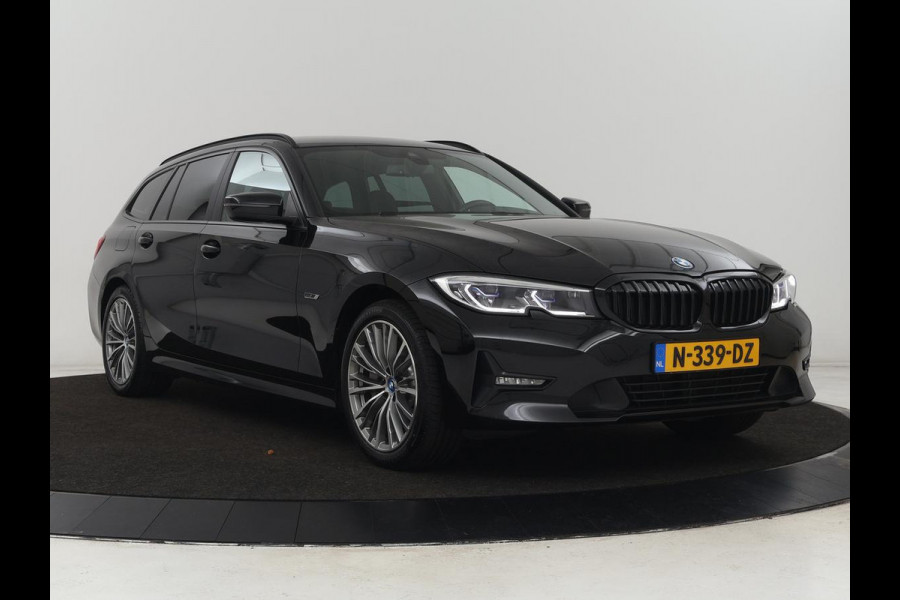 BMW 3 Serie Touring 330e Business Edition Plus | Leder Bekleding | Carplay | Cruise Control | Navigatie | Laser LED koplampen | Stoelverwarming | LMV 18 |