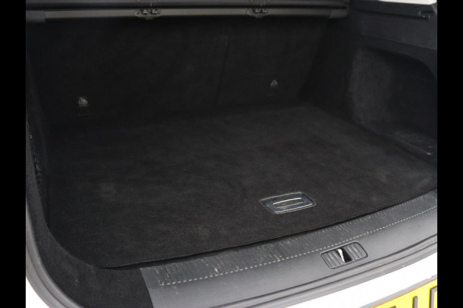 MG Marvel R Luxury 70 kWh | Panoramadak | Trekhaak | Leder | Adaptive cruise | 360 Camera | Stoelventilatie | Carplay | Digital Cockpit | 19'' lichtmetalen velgen MG Marvel R Luxury 70 kWh | Panoramadak | Trekhaak | Leder | Adaptive cruise | 360 Camera | Stoelventilatie | Carplay | Digital Cockpit | 19'' lichtmetalen velgen