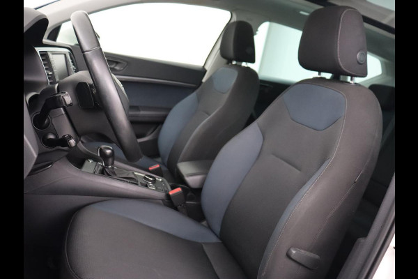 Seat Ateca 1.5 TSI Style | Panoramadak | Trekhaak | Camera | Stoelverwarming | Carplay | Navigatie | Cruise Control Adaptief | LMV 18 |