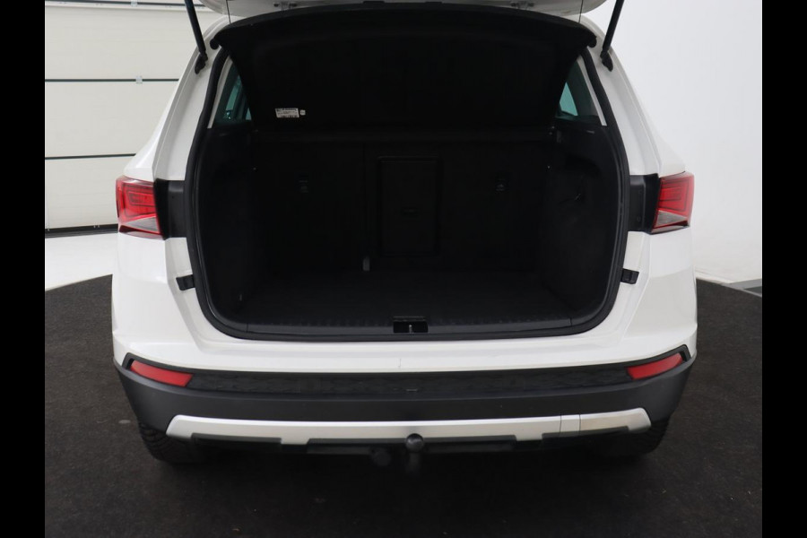 Seat Ateca 1.5 TSI Style | Panoramadak | Trekhaak | Camera | Stoelverwarming | Carplay | Navigatie | Cruise Control Adaptief | LMV 18 |