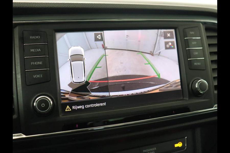 Seat Ateca 1.5 TSI Style | Panoramadak | Trekhaak | Camera | Stoelverwarming | Carplay | Navigatie | Cruise Control Adaptief | LMV 18 |