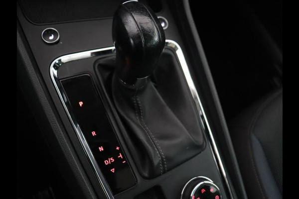 Seat Ateca 1.5 TSI Style | Panoramadak | Trekhaak | Camera | Stoelverwarming | Carplay | Navigatie | Cruise Control Adaptief | LMV 18 |