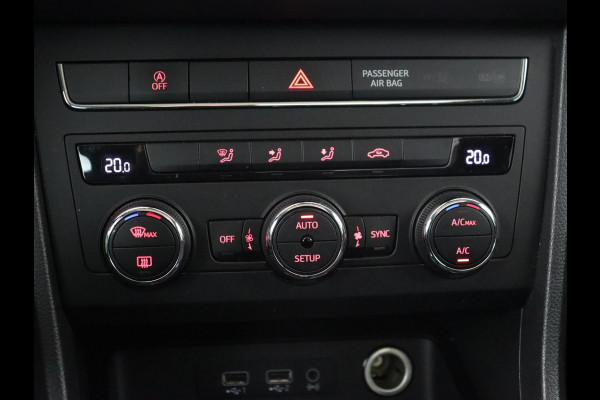 Seat Ateca 1.5 TSI Style | Panoramadak | Trekhaak | Camera | Stoelverwarming | Carplay | Navigatie | Cruise Control Adaptief | LMV 18 |