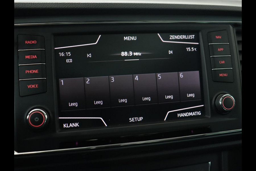 Seat Ateca 1.5 TSI Style | Panoramadak | Trekhaak | Camera | Stoelverwarming | Carplay | Navigatie | Cruise Control Adaptief | LMV 18 |