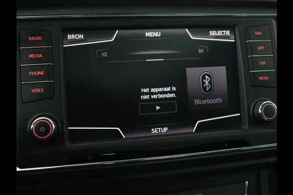 Seat Ateca 1.5 TSI Style | Panoramadak | Trekhaak | Camera | Stoelverwarming | Carplay | Navigatie | Cruise Control Adaptief | LMV 18 |