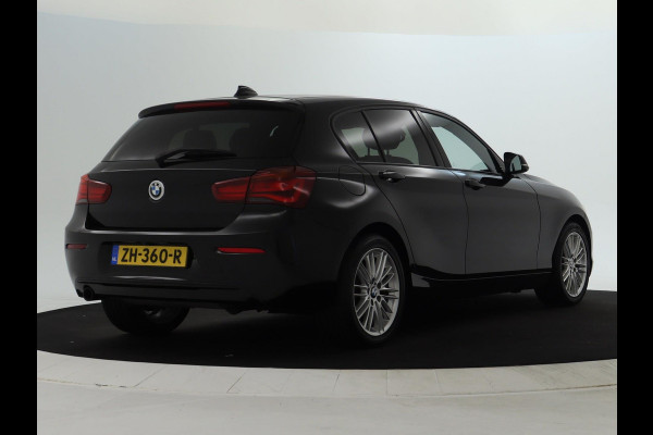 BMW 1-serie 118i Executive Sport Shadow CarPlay | Camera | Automaat BMW 1-serie 118i Executive Sport Shadow CarPlay | Camera | Automaat