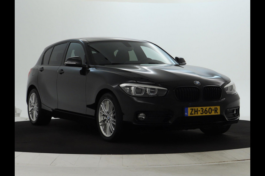 BMW 1-serie 118i Executive Sport Shadow CarPlay | Camera | Automaat BMW 1-serie 118i Executive Sport Shadow CarPlay | Camera | Automaat