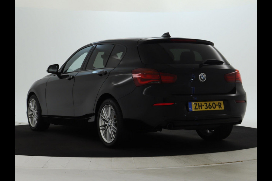 BMW 1-serie 118i Executive Sport Shadow CarPlay | Camera | Automaat BMW 1-serie 118i Executive Sport Shadow CarPlay | Camera | Automaat