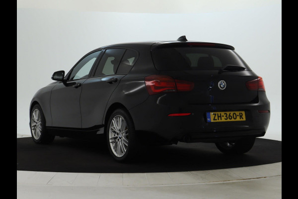 BMW 1-serie 118i Executive Sport Shadow CarPlay | Camera | Automaat BMW 1-serie 118i Executive Sport Shadow CarPlay | Camera | Automaat