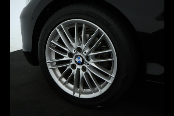 BMW 1-serie 118i Executive Sport Shadow CarPlay | Camera | Automaat BMW 1-serie 118i Executive Sport Shadow CarPlay | Camera | Automaat