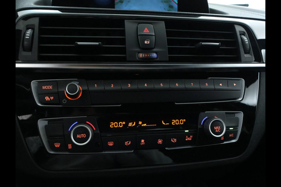 BMW 1-serie 118i Executive Sport Shadow CarPlay | Camera | Automaat BMW 1-serie 118i Executive Sport Shadow CarPlay | Camera | Automaat