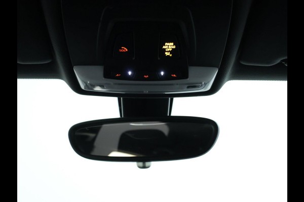 BMW 1-serie 118i Executive Sport Shadow CarPlay | Camera | Automaat BMW 1-serie 118i Executive Sport Shadow CarPlay | Camera | Automaat