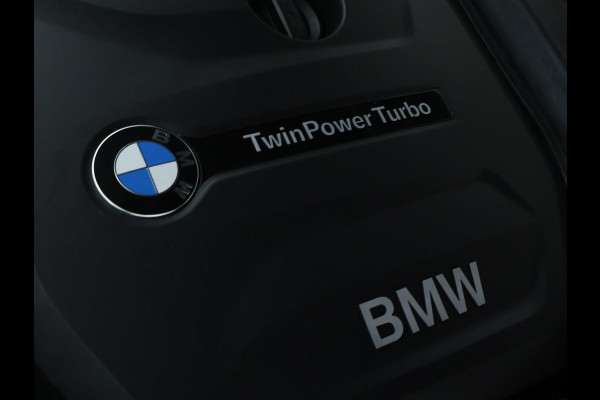 BMW 1-serie 118i Executive Sport Shadow CarPlay | Camera | Automaat BMW 1-serie 118i Executive Sport Shadow CarPlay | Camera | Automaat