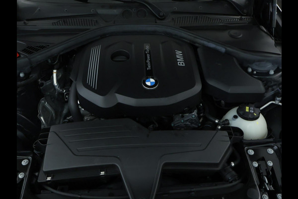 BMW 1-serie 118i Executive Sport Shadow CarPlay | Camera | Automaat BMW 1-serie 118i Executive Sport Shadow CarPlay | Camera | Automaat