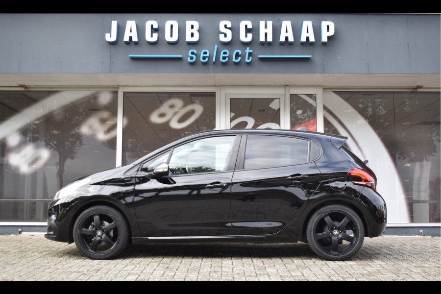 Peugeot 208 1.2 PureTech Signature / Carplay / Navi / Trekhaak / Airco / 17" LM / PDC