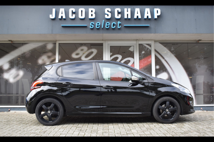 Peugeot 208 1.2 PureTech Signature / Carplay / Navi / Trekhaak / Airco / 17" LM / PDC