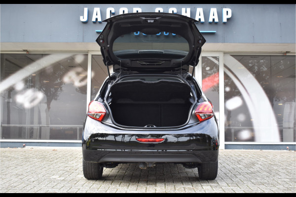 Peugeot 208 1.2 PureTech Signature / Carplay / Navi / Trekhaak / Airco / 17" LM / PDC