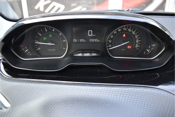 Peugeot 208 1.2 PureTech Signature / Carplay / Navi / Trekhaak / Airco / 17" LM / PDC