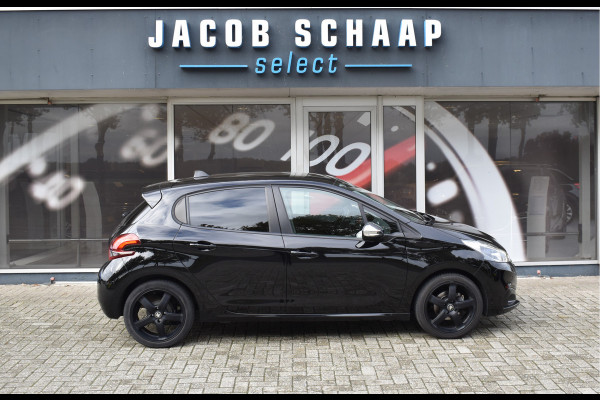 Peugeot 208 1.2 PureTech Signature / Carplay / Navi / Trekhaak / Airco / 17" LM / PDC