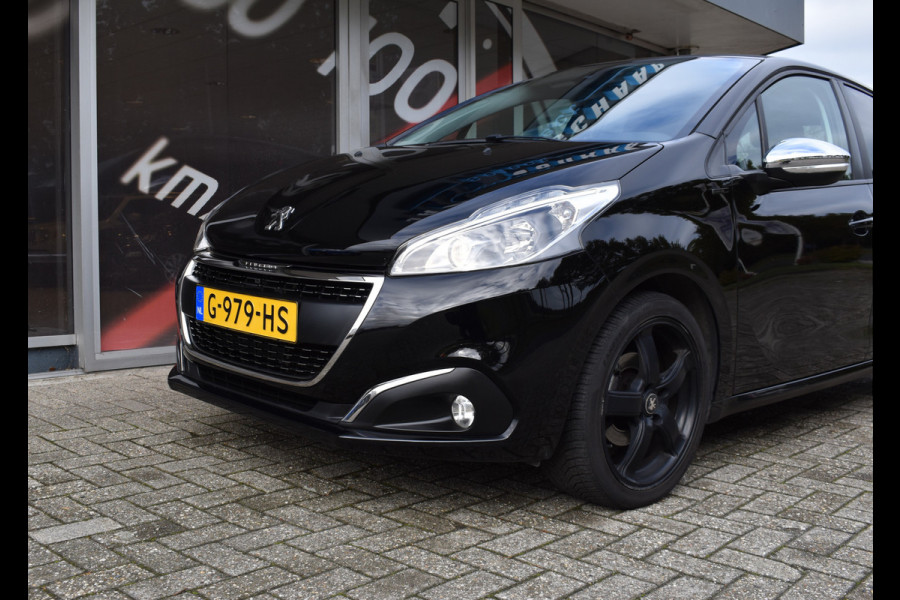 Peugeot 208 1.2 PureTech Signature / Carplay / Navi / Trekhaak / Airco / 17" LM / PDC