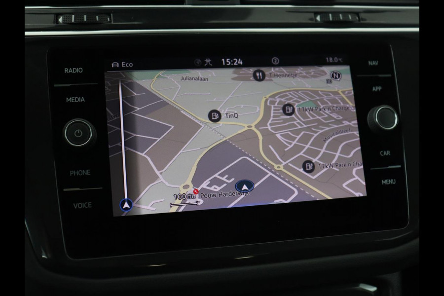 Volkswagen Tiguan 1.4 TSI eHybrid R-Line Business | Panoramadak | Trekhaak | Stoelverwarming | head-up display | Carplay | Cruise Control Adaptief | LMV 17 | Volkswagen Tiguan 1.4 TSI eHybrid R-Line Business | Panoramadak | Trekhaak | Stoelverwarming | head-up display | Carplay | Cruise Control Adaptief | LMV 17 |