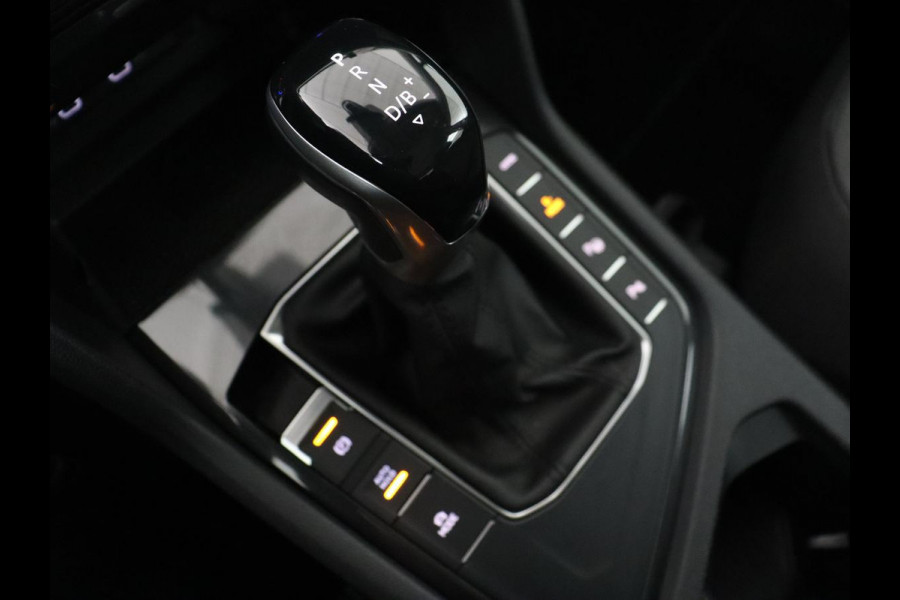 Volkswagen Tiguan 1.4 TSI eHybrid R-Line Business | Panoramadak | Trekhaak | Stoelverwarming | head-up display | Carplay | Cruise Control Adaptief | LMV 17 | Volkswagen Tiguan 1.4 TSI eHybrid R-Line Business | Panoramadak | Trekhaak | Stoelverwarming | head-up display | Carplay | Cruise Control Adaptief | LMV 17 |