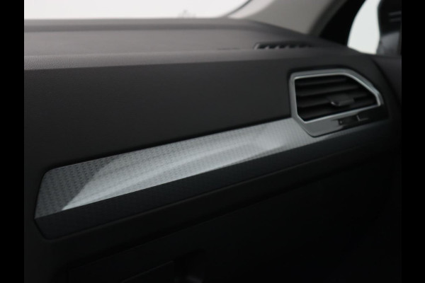 Volkswagen Tiguan 1.4 TSI eHybrid R-Line Business | Panoramadak | Trekhaak | Stoelverwarming | head-up display | Carplay | Cruise Control Adaptief | LMV 17 | Volkswagen Tiguan 1.4 TSI eHybrid R-Line Business | Panoramadak | Trekhaak | Stoelverwarming | head-up display | Carplay | Cruise Control Adaptief | LMV 17 |